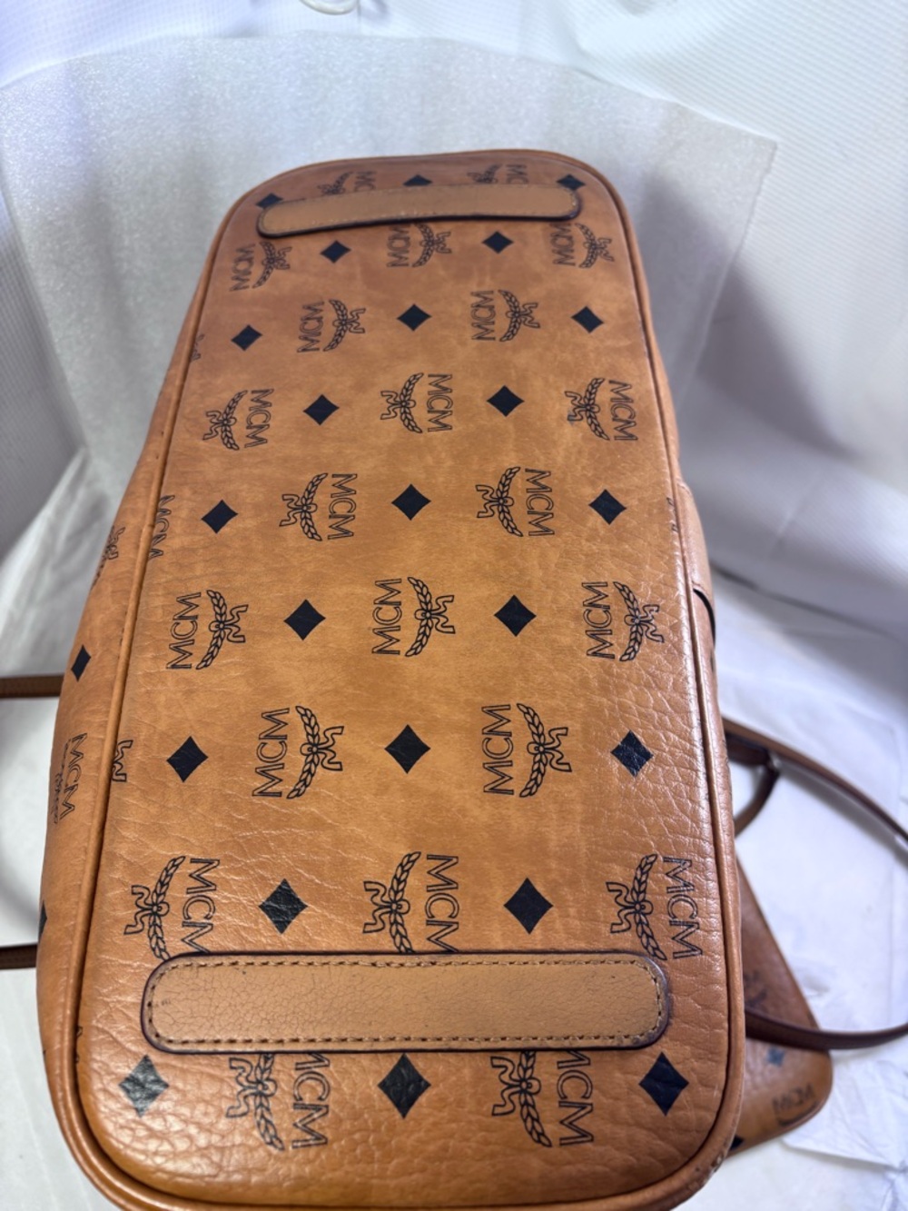 MCM Liz Reversible MD Tote. Cognac/Gold. - Picture 15 of 17
